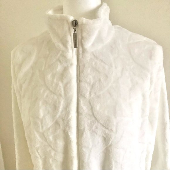 NWT White Plush Zip-Up Robe - Picture 2 of 6